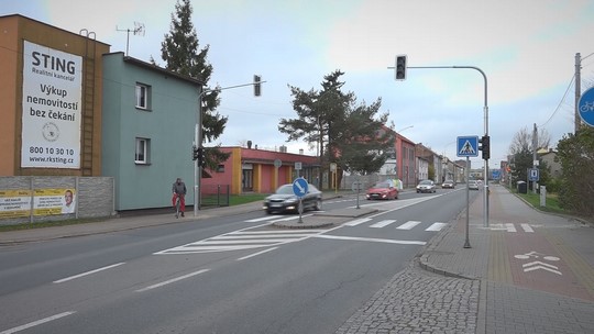 Ve Skřečoni nový semafor na znamení, pomůže chodcům - zobrazit video