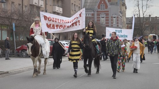 Bohumínem prošel masopustní průvod masek - show video