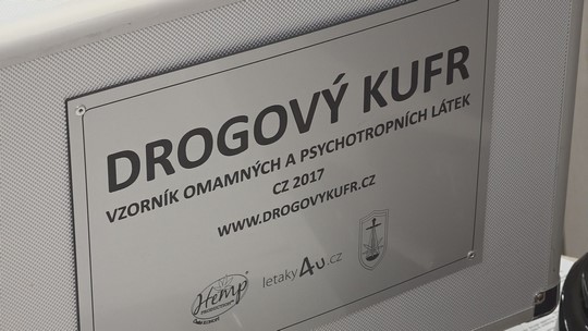 Drogové testy Bohumín poskytuje rodičům zdarma - show video