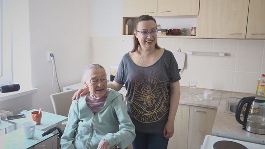 Rok poté: Armáda spásy pomáhá uprchlíkům - zobrazit video