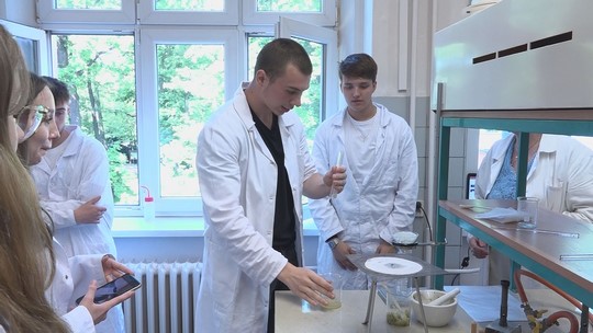 Česko-polský laboratorní workshop na gymnáziu - zobrazit video