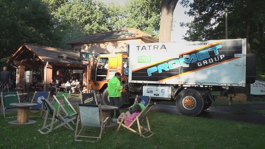 Doprovodná Tatra 815 z Dakaru v Bohumíně - zobrazit video