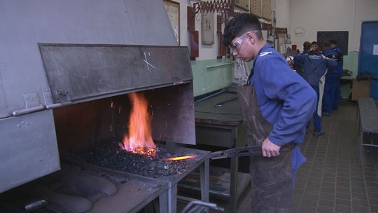 Střední škola prezentovala obory, kadeřníci soutěžili - show video