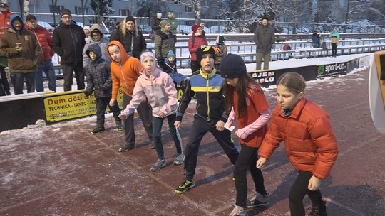 Novoroční běh uvítal rok 2024 - show video