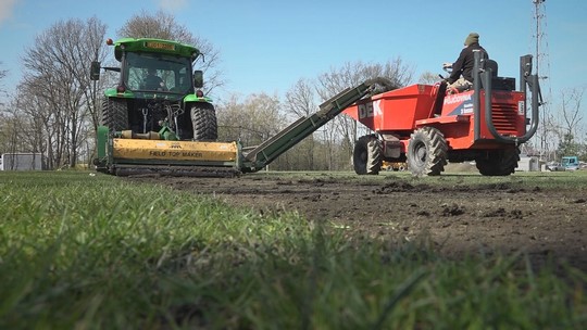 Začala rekonstrukce hřiště v Záblatí - zobrazit video