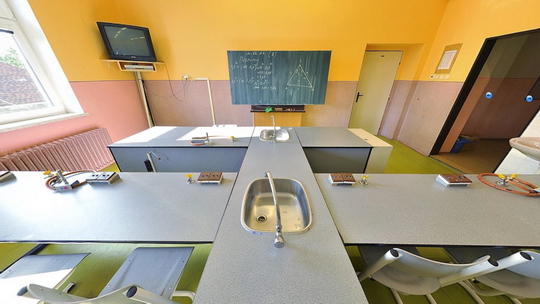 Základní škola Skřečoň - učebna chemie a fyziky - Zobrazit virtuální prohlídku